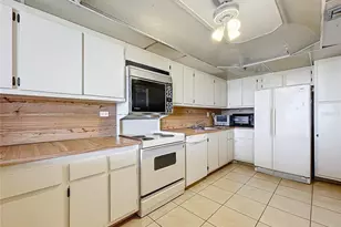 20225 NE 34th Ct, Miami, FL 33180 - Photo 15