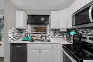 1783 Flores Ct, Orlando, FL 32811 - Photo 5