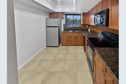 705 S Village Drive N #205, Saint Petersburg, FL 33716 - Photo 15