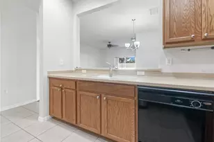 3473 Parkridge Cir, Sarasota, FL 34243 - Photo 15