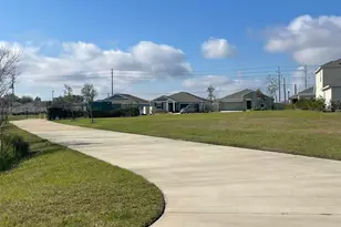 313 Estates Ct, Haines City, FL 33844 - Photo 9