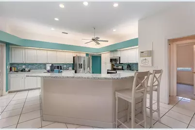 6850 Huntington Hills Boulevard, Lakeland, FL 33810 - Photo 9