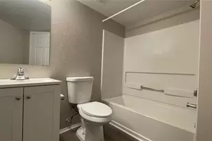 5016 Park Central Dr, Orlando, FL 32839 - Photo 9