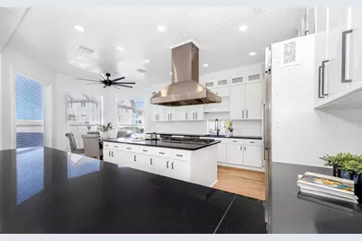606 Indiana Avenue, Crystal Beach, FL 34681 - Photo 7