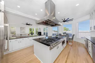 606 Indiana Ave, Crystal Beach, FL 34681 - Photo 5