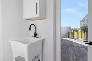 606 Indiana Ave, Crystal Beach, FL 34681 - Photo 27