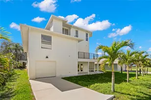 606 Indiana Ave, Crystal Beach, FL 34681 - Photo 53