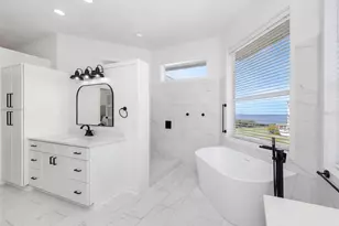 606 Indiana Ave, Crystal Beach, FL 34681 - Photo 21