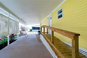 5707 45th St E, Bradenton, FL 34203 - Photo 9