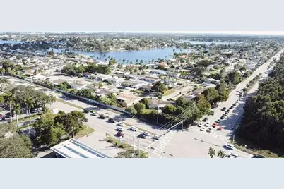 18600 NW 87 Avenue, Hialeah, FL 33015 - Photo 13