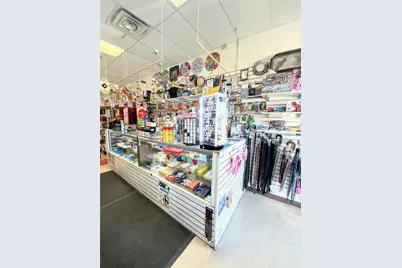 18600 NW 87 Avenue, Hialeah, FL 33015 - Photo 17