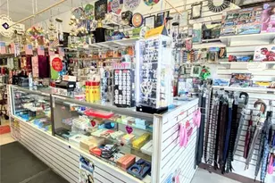 18600 NW 87th Ave, Hialeah, FL 33015 - Photo 17