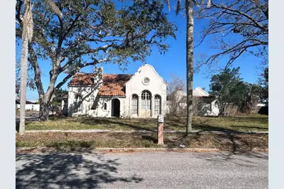 1827 2nd Avenue E, Bradenton, FL 34208 - Photo 1