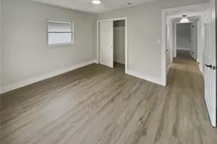 2642 49th Street N, Saint Petersburg, FL 33710 - Photo 5