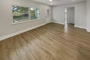 2642 49th Street N, Saint Petersburg, FL 33710 - Photo 3