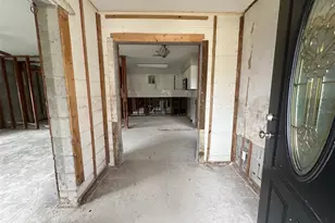 4200 Huntington St NE, Saint Petersburg, FL 33703 - Photo 3