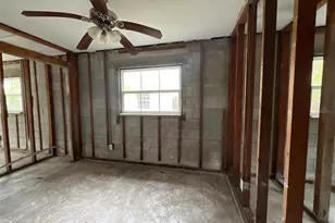 4200 Huntington St NE, Saint Petersburg, FL 33703 - Photo 13