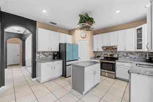 2933 White Cedar Cir, Kissimmee, FL 34741 - Photo 9