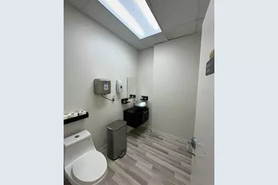 6881 Kingspointe Parkway #11, Orlando, FL 32819 - Photo 13