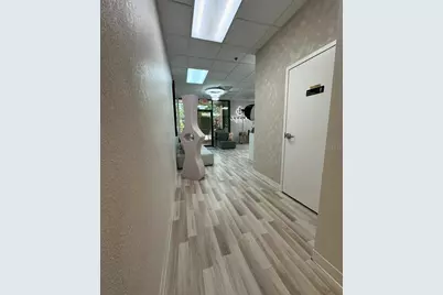 6881 Kingspointe Parkway #11, Orlando, FL 32819 - Photo 17