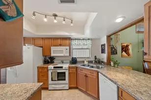 2696 Orange Peel Ct, Orlando, FL 32806 - Photo 9