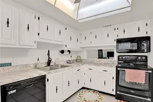 325 N Causeway, New Smyrna Beach, FL 32169 - Photo 11