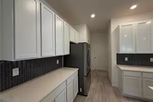 355 S Sunset Ave, Mascotte, FL 34753 - Photo 5