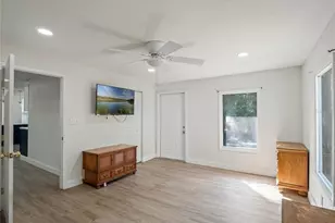 1208 Bonaire Dr, Leesburg, FL 34748 - Photo 9