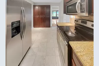 13516 Palmwood Lane, Tampa, FL 33618 - Photo 11