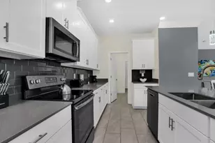 2775 Bookmark Dr, Kissimmee, FL 34746 - Photo 17