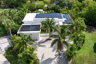 2408 Nassau St, Sarasota, FL 34231 - Photo 3