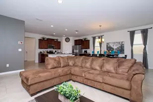 6071 Broad Oak Dr, Davenport, FL 33837 - Photo 9