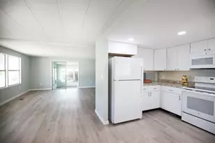 726 Viking Ave, Tavares, FL 32778 - Photo 7