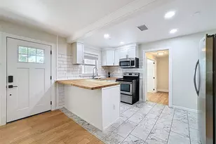 1121 49th Ave N, Saint Petersburg, FL 33703 - Photo 5