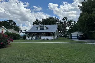 561 W Minneola Ave, Clermont, FL 34711 - Photo 1