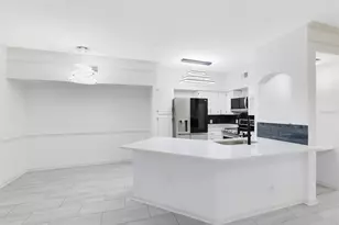 6685 Queens Borough Ave, Orlando, FL 32835 - Photo 9