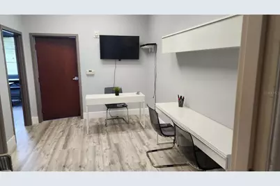 7065 Westpointe Boulevard #305, Orlando, FL 32835 - Photo 9