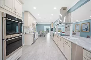 8704 Bay Crest Ln, Tampa, FL 33615 - Photo 15