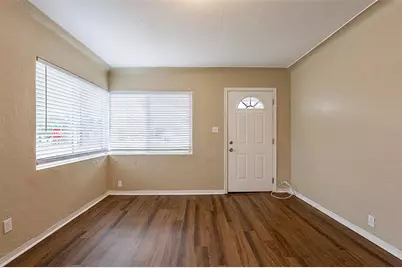 2001 16th Street S, Saint Petersburg, FL 33705 - Photo 5