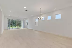2366 Wise River Ln, Zephyrhills, FL 33539 - Photo 15