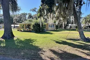 951 Co Rd 453, Lake Panasoffkee, FL 33538 - Photo 3