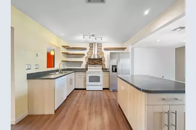 136 Poinsettia Drive, Kissimmee, FL 34743 - Photo 5