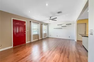 136 Poinsettia Dr, Kissimmee, FL 34743 - Photo 3