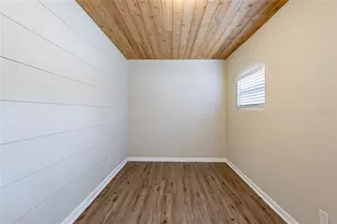 912 Magnolia Dr, Clearwater, FL 33756 - Photo 17