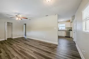 72 Campus View Dr, Orlando, FL 32810 - Photo 9