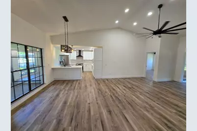 2055 Lakeview Drive, Clearwater, FL 33763 - Photo 9