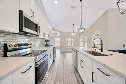 599 E Charleston Court, Hernando, FL 34442 - Photo 13