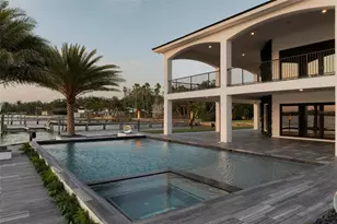 3310 Sunset Dr N, Saint Petersburg, FL 33710 - Photo 7