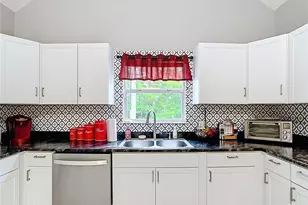 511 E Mirror Lake Dr, Fruitland Park, FL 34731 - Photo 23