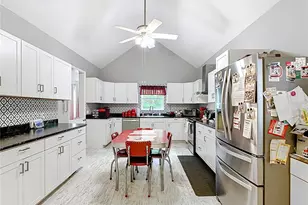 511 E Mirror Lake Dr, Fruitland Park, FL 34731 - Photo 29